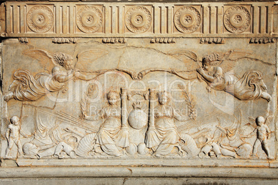 bas-relief on the Patronato De La Alhambra