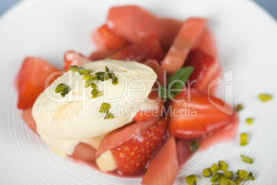 Erdbeeren mit Eis