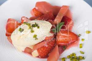 Erdbeeren mit Eis