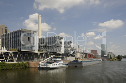 Heizkraftwerk und Westhafen Tower in Frankfurt