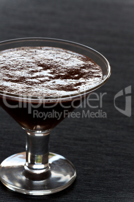 Schokoladenpudding in einem Glas