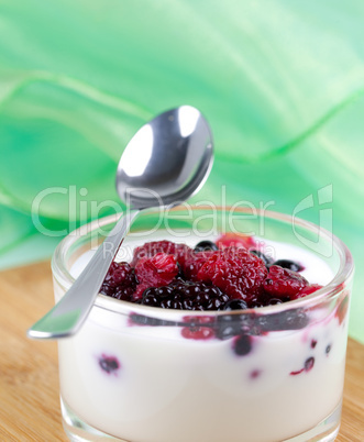 Fruchtjoghurt/ yoghurt with fruits