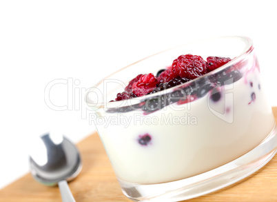 Joghurt und Früchte/ yoghurt and fruits