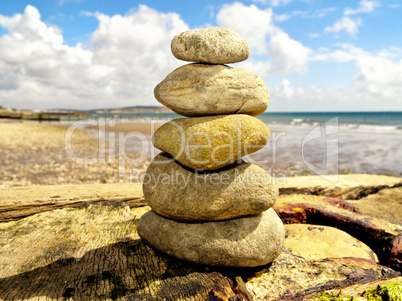 Steinturm am Strand