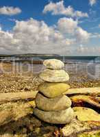 Steinturm am Strand