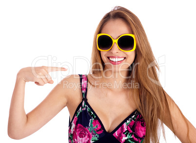 Young beautiful woman with sunglasess