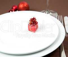 red christmas place setting/ red christmas place setting