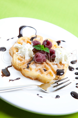 Fruchtwaffel/ waffle and berry