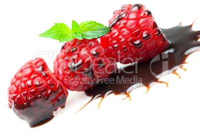 Himbeeren und Schokoladensauce/ raspberry and chocolate