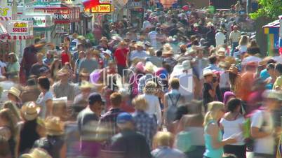 time-lapse, crowds at fairground