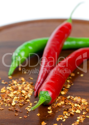 rote und gruene Chillischoten / red and green chilli pepper
