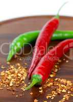 rote und gruene Chillischoten / red and green chilli pepper