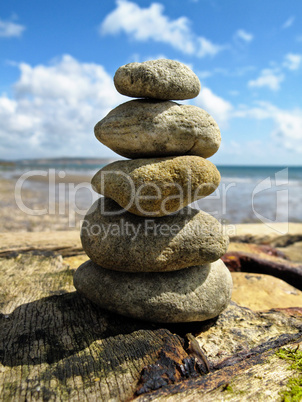 Steinturm am Strand