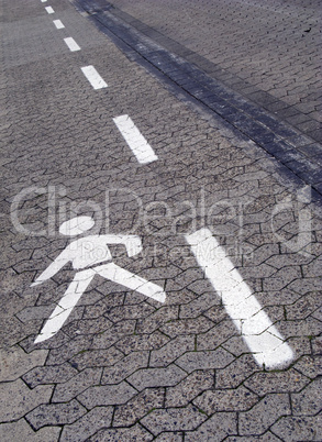 Beschriftung auf einem Parkplatz