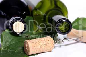 Weinflaschen mit Korkenzieher