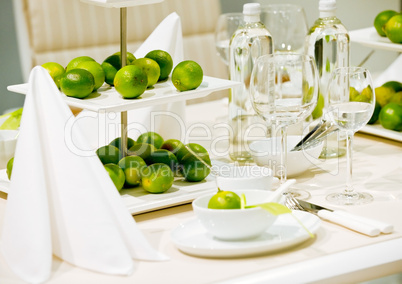 Tischdekoration mit LimettenTable decoration with lime