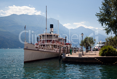 Zanardelli paddle ferry