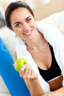 woman eating an apple