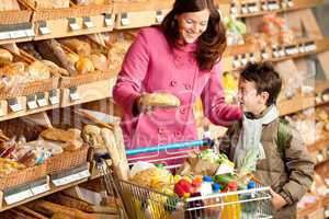 Grocery store shopping -  Brown hair woman with child