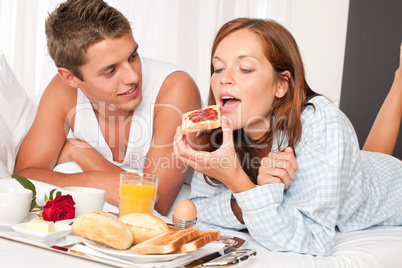 https://buidln.clipdealer.com/000/671/879/player/1--671879-happy-man-and-woman-having-breakfast-in-bed-together.jpg
