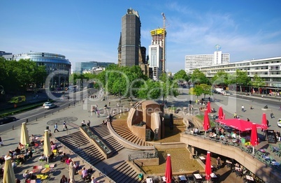 Breitscheidplatz mit Gedächtniskirche und Zoofenster