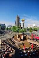 Breitscheidplatz mit Gedächtniskirche und Zoofenster