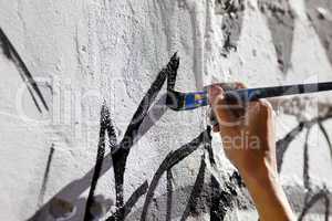 hand paint wall with brush