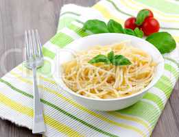 Spaghetti in Schale / spaghetti in bowl