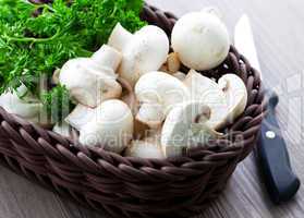 Champignons im Korb / mushroom in basket