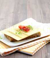Brot mit Käse und Kresse / bread with cheese