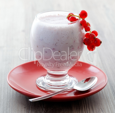 frischer Johannisbeersmoothie / fresh currant smoothie