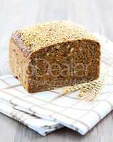 Brot auf Tuch / bread on dishtowel