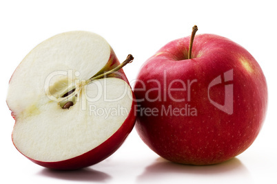 Apfel und Apfelhälfte