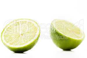 zwei halbe limonen