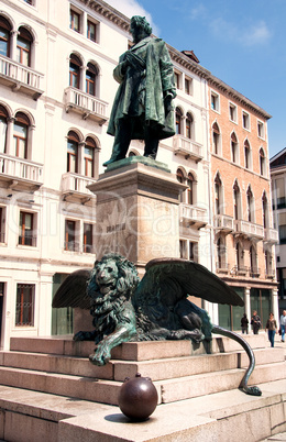 Statue von Daniele Manin