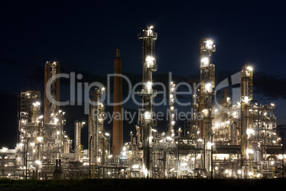 Raffinerie bei Nacht