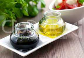Balsamicoessig und Öl / balsamic and olive oil