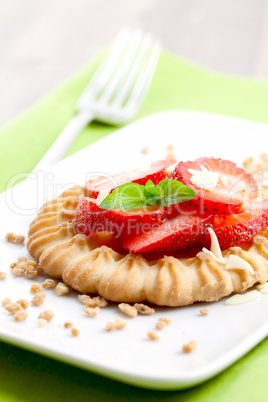 kleines Erdbeertörtchen / little strawberry cake