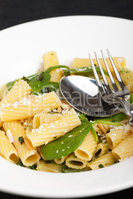 Penne mit Spinatsauce