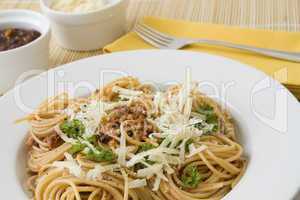Spaghetti mit Pesto - Spaghetti with pesto