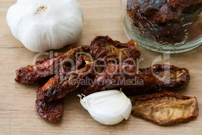 Knoblauch und getrocknete Tomaten - Garlic and dried Tomatoes