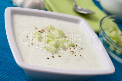 Gurkensupper mit Joghurt - Cucumber yoghurt soup