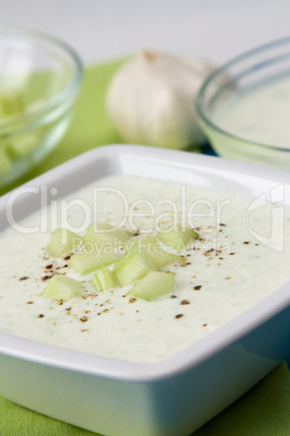 Gurkensupper mit Joghurt - Cucumber yoghurt soup