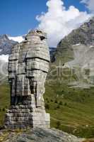 mountain eagle statue