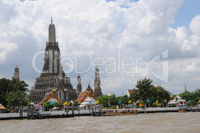 Temple Wat Arun on the Chao Phraya river