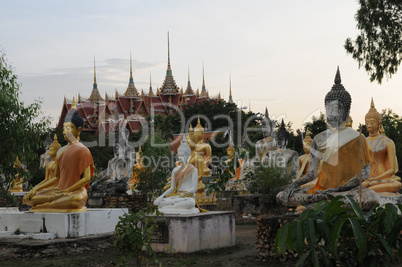 Buddha's figures before Wat Phai Rong Wua