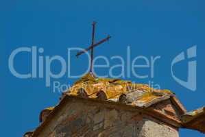 Hausdach mit Kreuz - Roof with cross