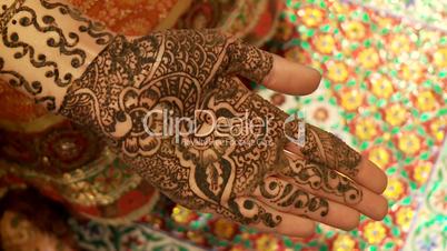 Henna Bemalung an Hand
