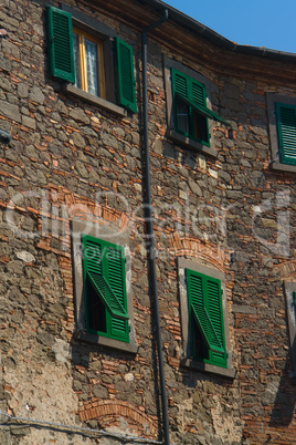 Häuserfront in einer italienischen Stadt