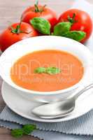 frische Tomatensuppe / fresh tomato soup